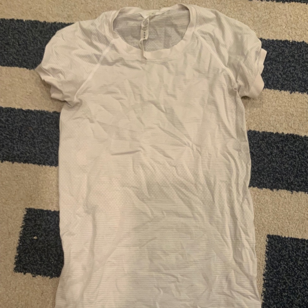 Lululemon swiftly tech shirt
